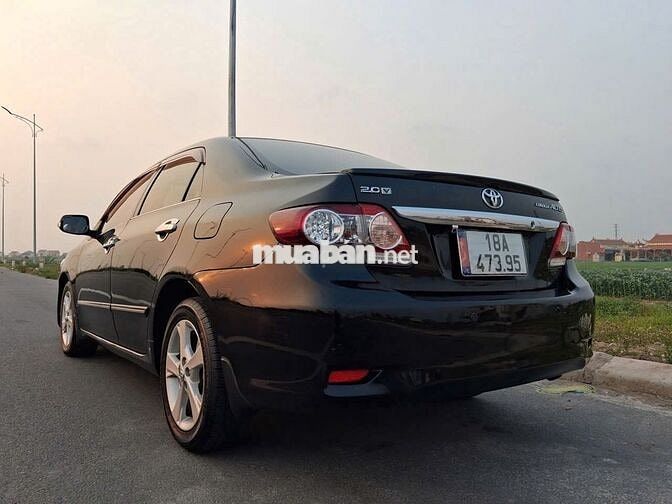 Toyota Corolla Altis 2.0V Đen