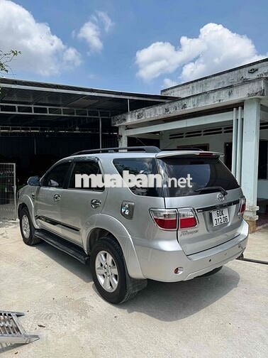 Toyota Fortuner 2009 Tự động xăng