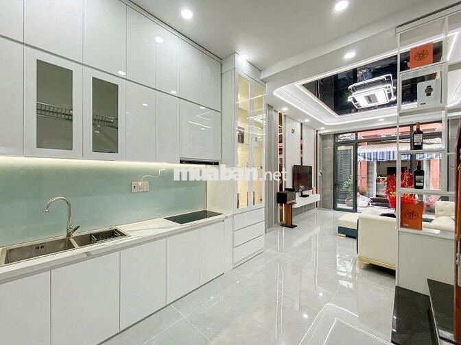 NHÀ MỚI XÂY -  HẺM XE HƠI - Q11 SÁT Q10 - 5P DI CHUYỂN - FULL NỘI THẤT
