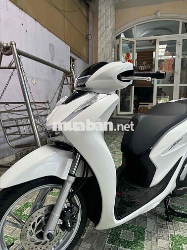 Honda SH 125i CBS 2025 Trắng 1400 km