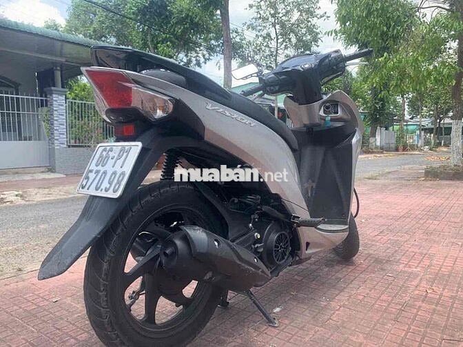 Honda Vision màu Bạc