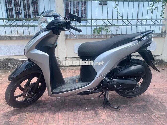 Honda Vision màu Bạc