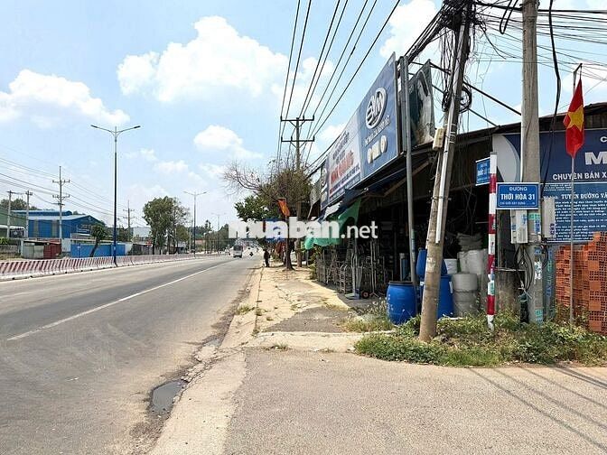 Cho Thuê Mặt Bằng Lô Góc, Mặt Tiền Quốc Lộ 13, gần Cổng phụ Mỹ Phước 3