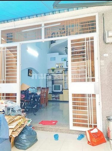 Cô Huệ đi định cư cần bán gấp nhà hẻm gần cầu Thị Nghè 64m2 
