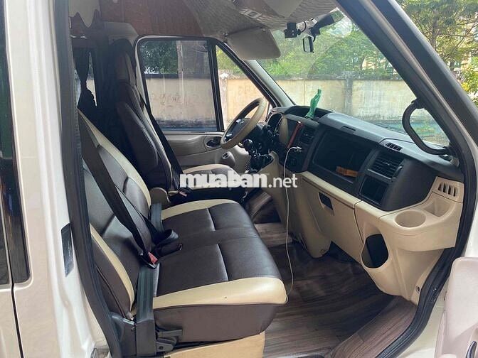 Ford Transit 2018 10 chỗ Trắng