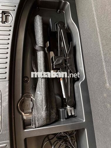 Ford Everest Titanium 2021 Trắng