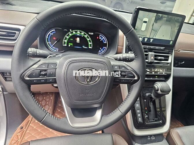 INNOVA CROSS HYBRID 2024- 11.000km- TT 270tr