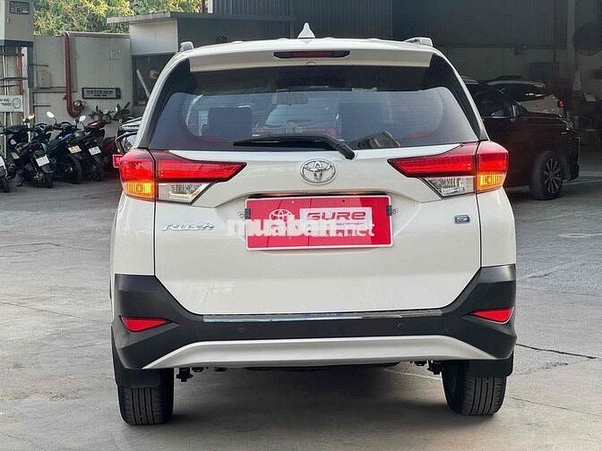 Toyota Rush 2020 Trắng 7 chỗ