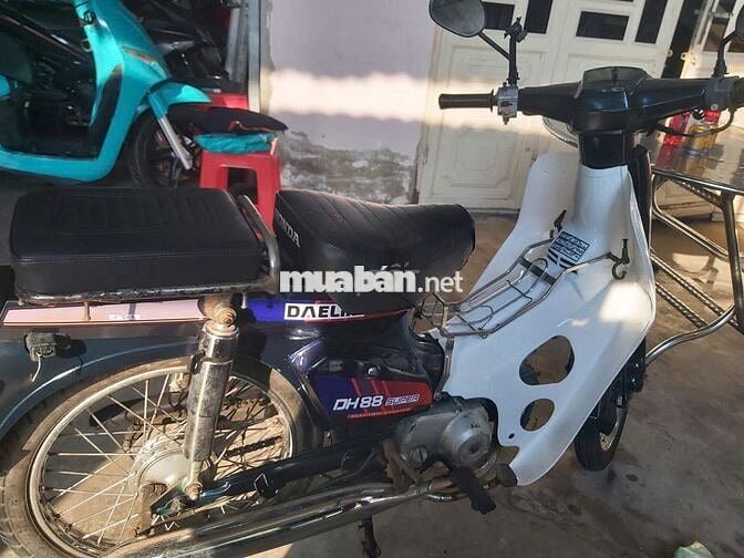 Honda Cub DH88 Trắng, Đen