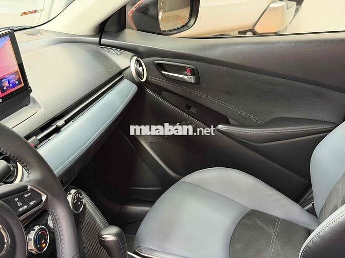 Mazda 2 2023 Luxury nhập Thái