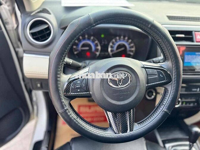 Toyota Rush 2020 Trắng 7 chỗ