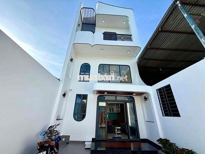 BÁN NHÀ 2 LẦU CHỈ HƠN 3 TỶ GẦN CHỢ PHÚ MỸ,CÓ HOÀN CÔNG