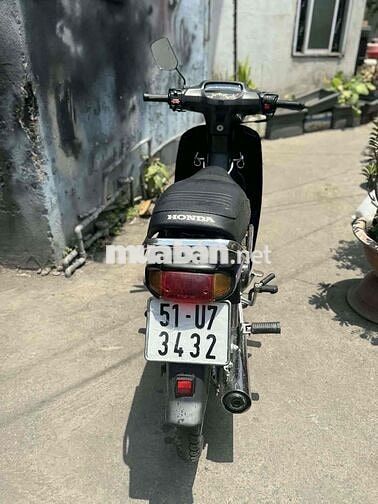 Honda Dream Đen