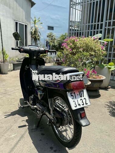 Honda Dream Đen