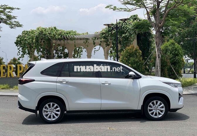 Innova Cross 2024 qua sử dụng đi kĩ giá hợp lý