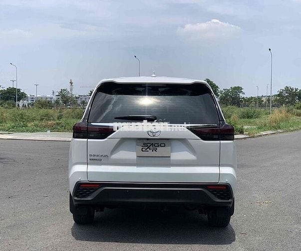 Innova Cross 2024 qua sử dụng đi kĩ giá hợp lý