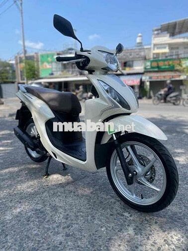 Vision tháng 11/2023 Cổ điển bánh lớn 2023 Trắng