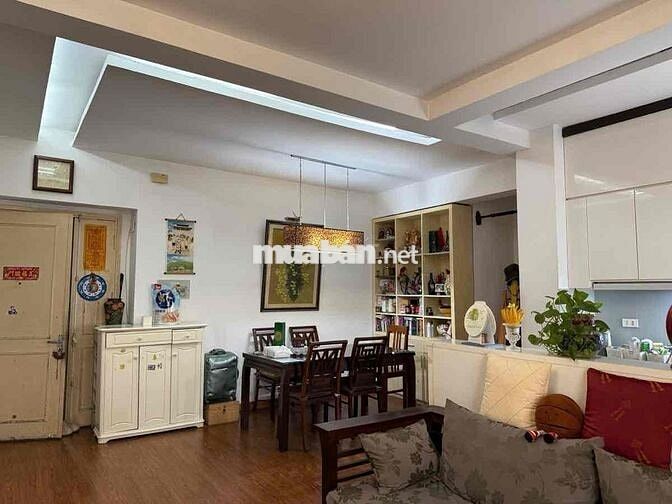 Chung cư 97 m2 phố Hoa Lư - Đại cồ Việt sổ đỏ HBT 3 ngủ 2vs cạnh cvtn
