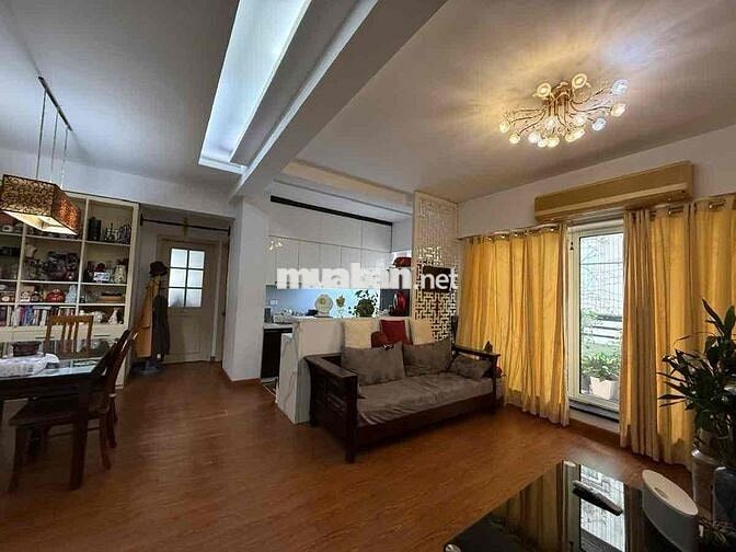 Chung cư 97 m2 phố Hoa Lư - Đại cồ Việt sổ đỏ HBT 3 ngủ 2vs cạnh cvtn