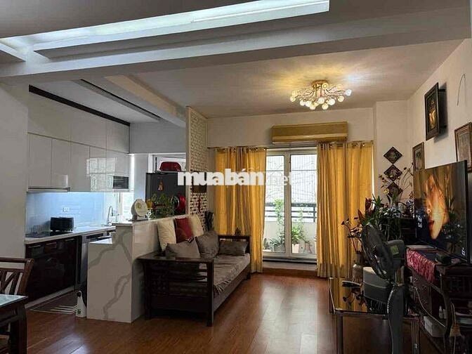 Chung cư 97 m2 phố Hoa Lư - Đại cồ Việt sổ đỏ HBT 3 ngủ 2vs cạnh cvtn
