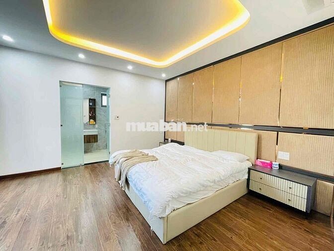 VILA 5 PHÒNG NGỦ FULL NỘI THẤT ĐẸP , CÓ SÂN VƯỜN GARA ĐẬU OTO