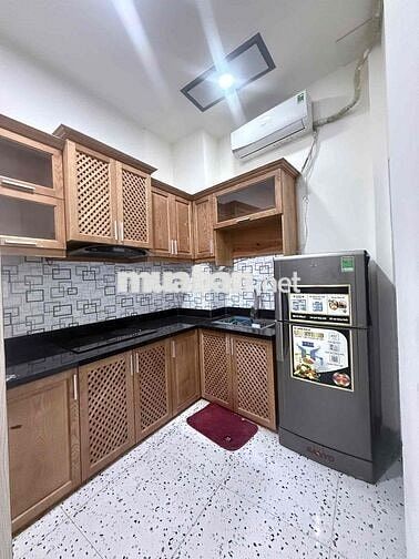 Căn Hộ Full nội thất bếp rộng ngay Phan Xích Long