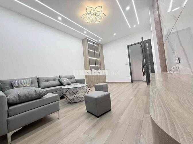 Nhà Đẹp Tây Hồ 40m2 - 6 Tầng Thang Máy - Ô Tô - Ngõ Thông - 9,3 Tỷ
