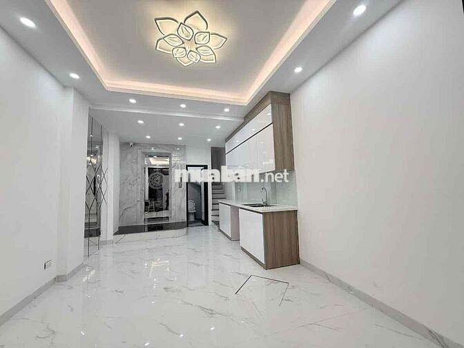 Nhà Đẹp Tây Hồ 40m2 - 6 Tầng Thang Máy - Ô Tô - Ngõ Thông - 9,3 Tỷ