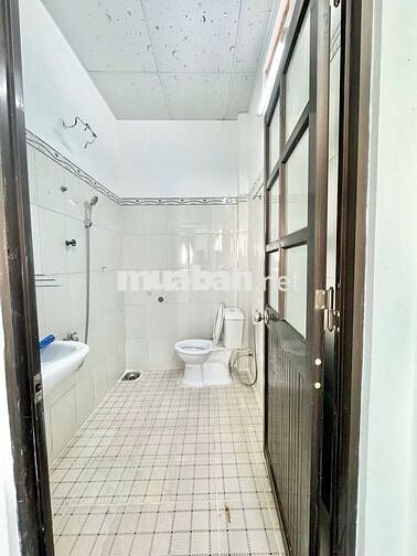 CHO THUÊ NHÀ NGUYÊN CĂN 1 TRỆT 1 LẦU 1PN NGAY BẾN XE MIỀN ĐÔNG CŨ 