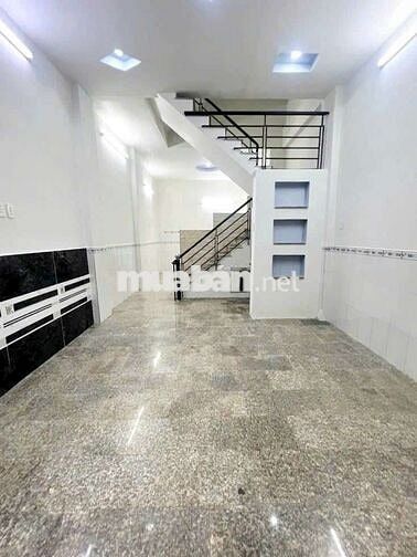 Hẻm Nguyễn Văn Luông Quận 6, 4mX11m. 3 Tầng kiên cố. dọn vào ở ngay.