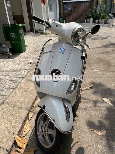 Piaggio Vespa Trắng nữ chạy êm giá tốt