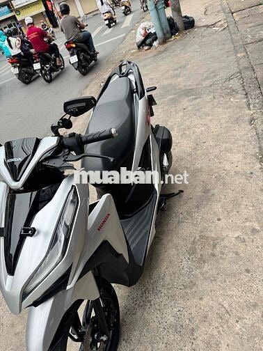 🟡🟡 Vario 150 Bạc posche cuối 2021 rất đẹp có góp