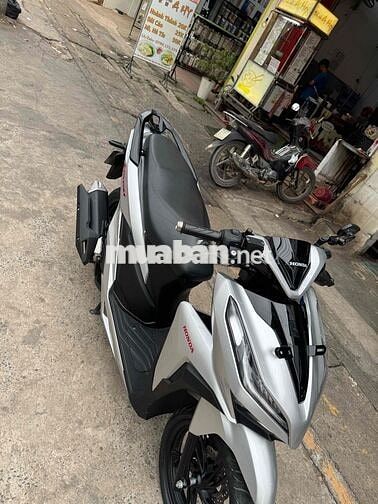 🟡🟡 Vario 150 Bạc posche cuối 2021 rất đẹp có góp