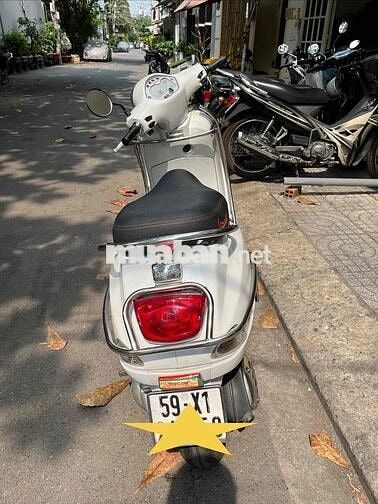 Piaggio Vespa Trắng nữ chạy êm giá tốt