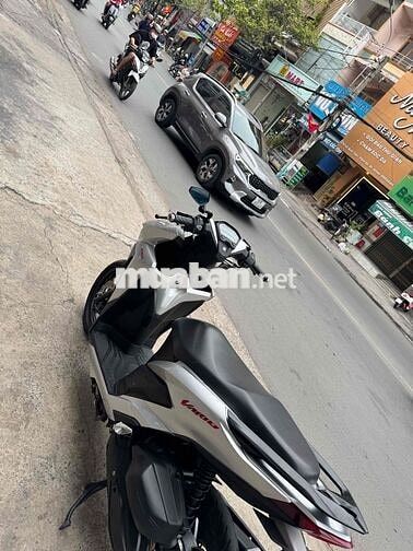 🟡🟡 Vario 150 Bạc posche cuối 2021 rất đẹp có góp