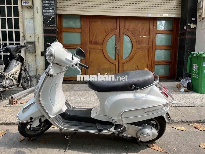 Piaggio Vespa Trắng nữ chạy êm giá tốt