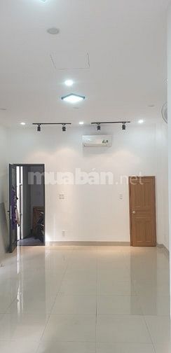 Cho thuê mặt bằng 21 Cô Giang, lối đi riêng biệt