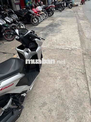 🟡🟡 Vario 150 Bạc posche cuối 2021 rất đẹp có góp