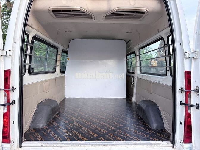Ford Transit Van 6 chỗ 2015