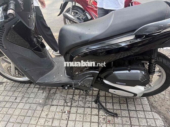 Honda SH 150 CBS Đen Lên áo Ý