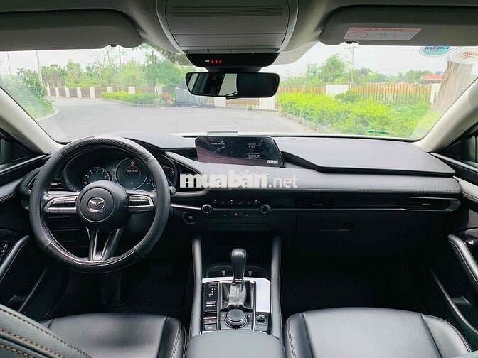 Mazda 3 2022 Deluxe 37000 km