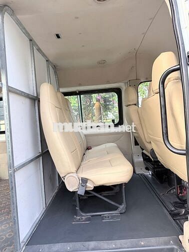 Ford Transit Van 6 chỗ 2015