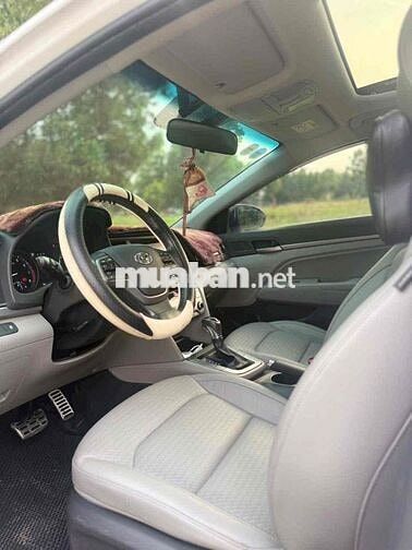 Hyundai Elantra 2017 Trắng