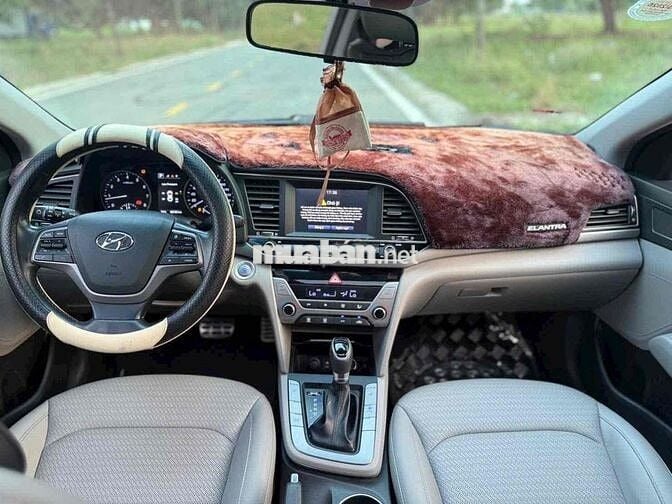 Hyundai Elantra 2017 Trắng