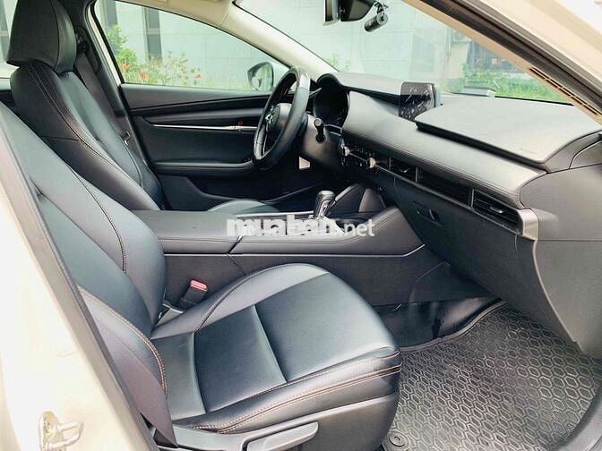 Mazda 3 2022 Deluxe 37000 km