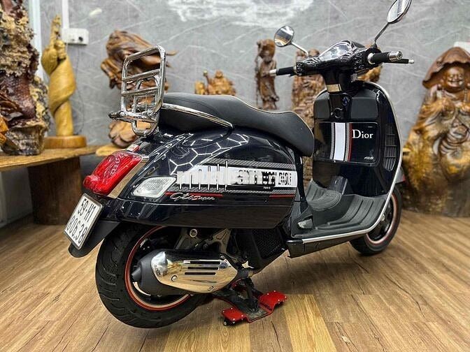 Vespa GTS 2018 chính chủ xe nguyên zin odo 4k