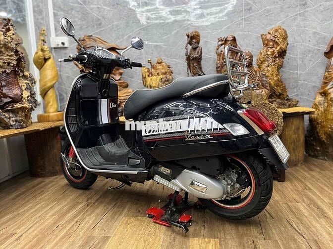 Vespa GTS 2018 chính chủ xe nguyên zin odo 4k