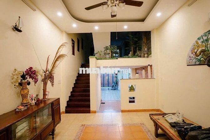 Cho thuê nhà bự, xe hơi vô nhà - Lê Văn Duyệt - 4PN - ngang 4,5m