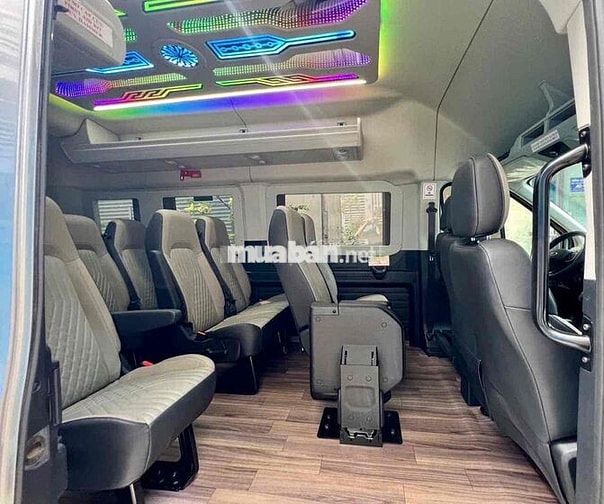 FORD TRANSIT PREMIUM 16C ĐKY 2025 ODO 33.000km