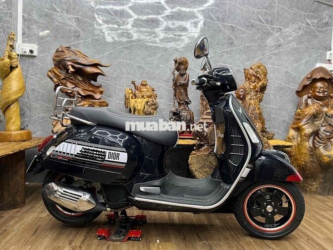 Vespa GTS 2018 chính chủ xe nguyên zin odo 4k